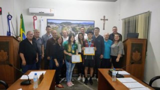 Atletas ascurrenses homenageados na Câmara
Atletas ascurrenses homenageados na Câmara