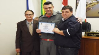 Câmara realiza a entrega do Título de Cidadão Honorário de ASCURRA e concede Moção de Aplauso ao Corpo de Bombeiros Voluntários da União Câmara realiza a entrega do Título de Cidadão Honorário de ASCURRA e concede Moção de Aplauso ao Corpo de Bombeiros Voluntários da União